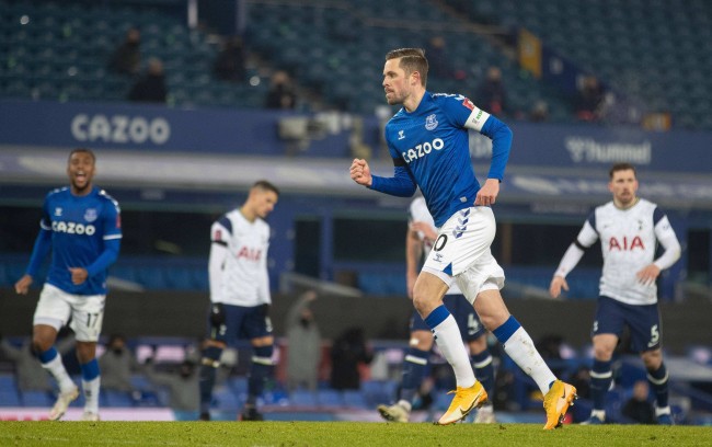 攻击线上添 攻击线上添